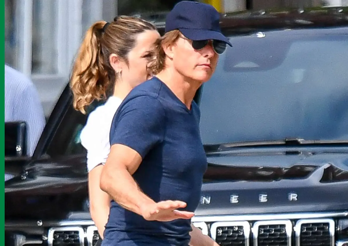 Tom Cruise and Ana de Armas Make Romance Official with Hand-Holding Vermont Getaway-thumnail